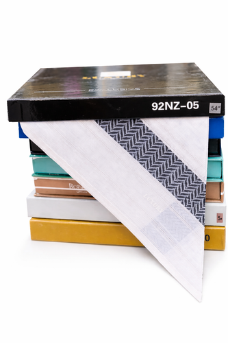 چفیه شماغ عمانی اصیل سفید با نقش مشکی